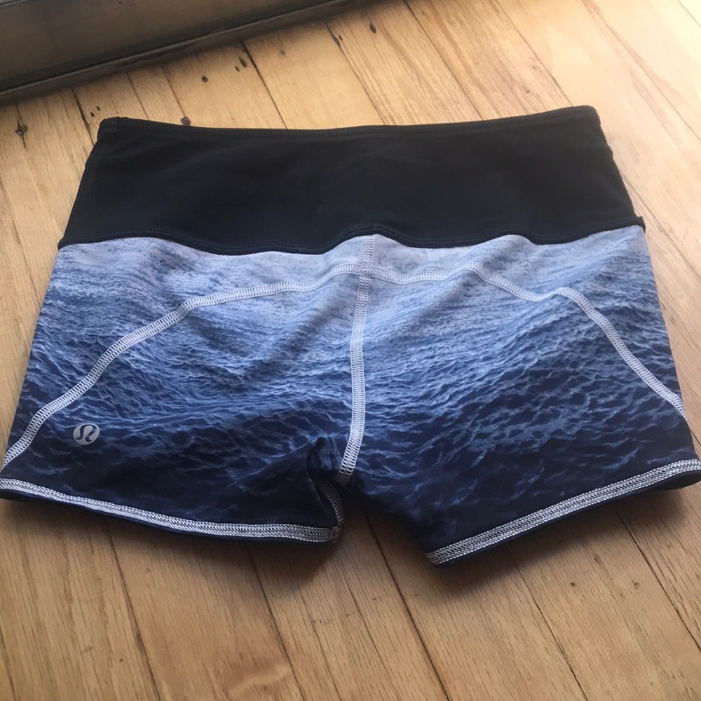 EUC Lululemon Water Bound Short